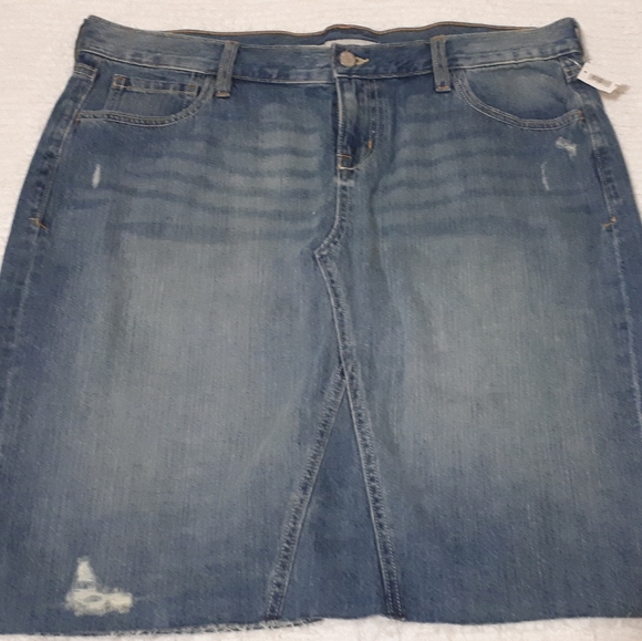 Old Navy Raw Edge Short Jean Skirt - Picture 5 of 6